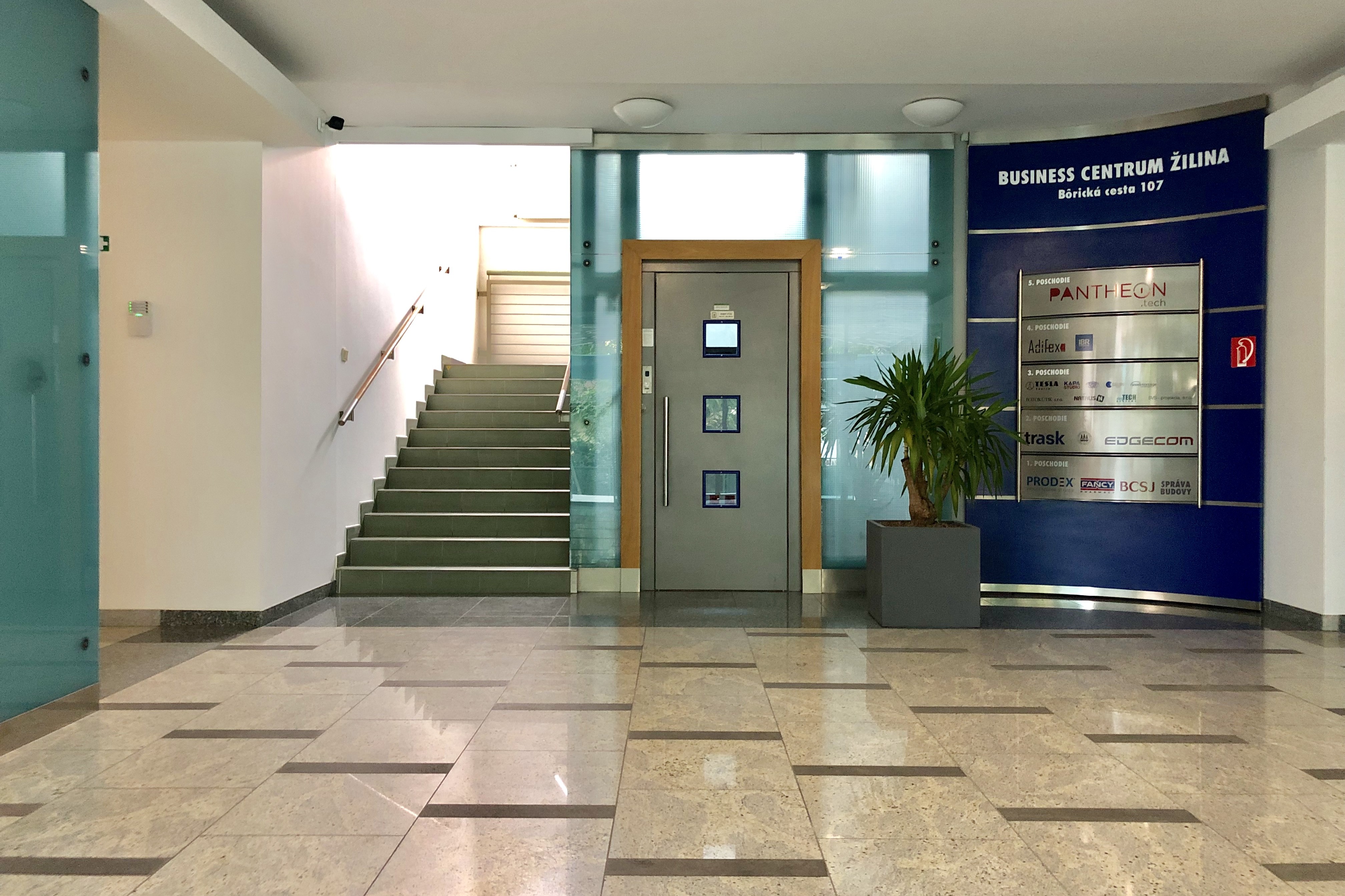 vstupna hala do business centra